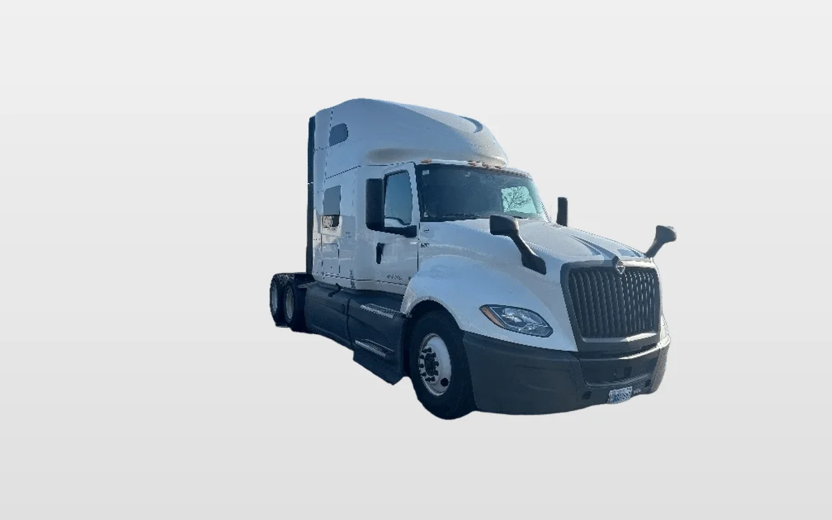 2023 International LT - image 1