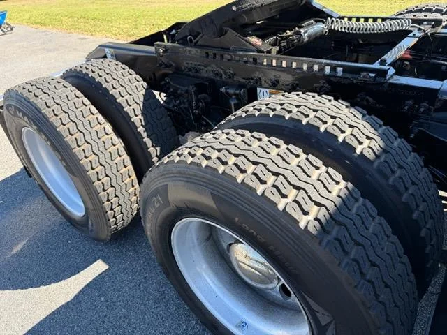 2022 Peterbilt 579 in Mobile, AL — photo 10