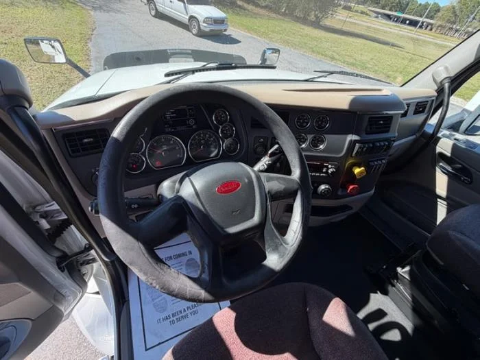 2022 Peterbilt 579 in Mobile, AL — photo 21