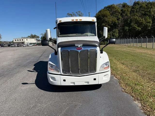 2022 Peterbilt 579 in Mobile, AL — photo 4