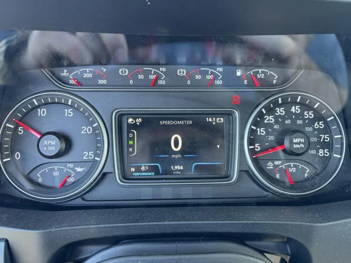 2026 International LT - image 18