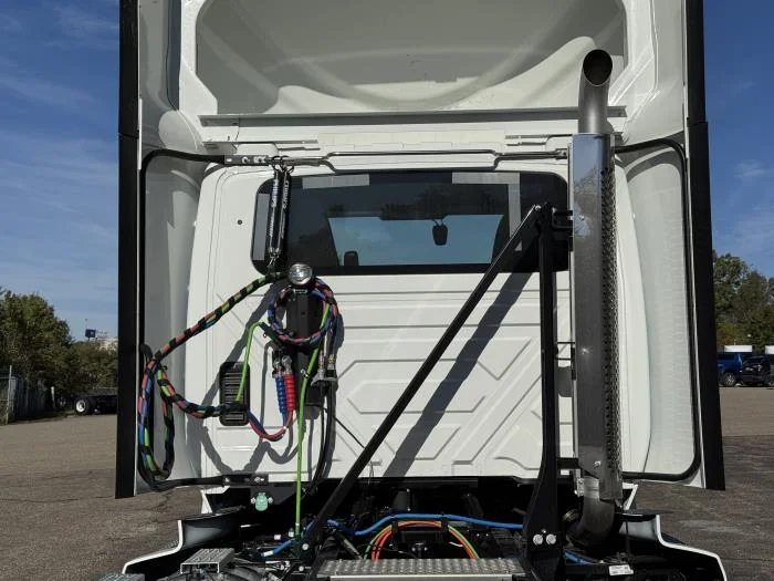 2026 International LT - image 10