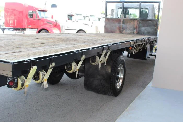 2020 Peterbilt 337 — photo 8