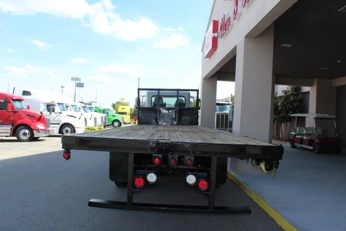 2020 Peterbilt 337 — photo 7