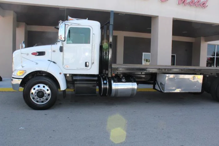 2020 Peterbilt 337 — photo 4