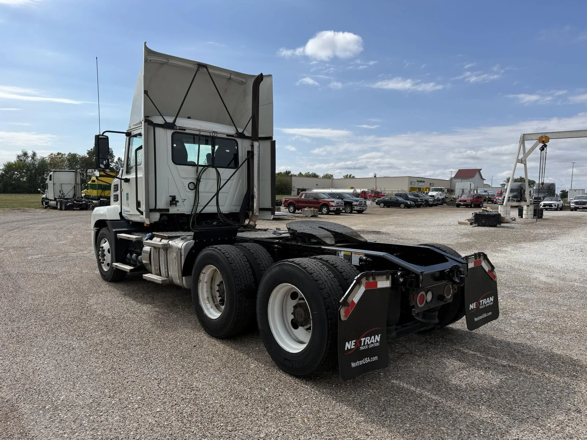 2019 Mack Anthem - image 5