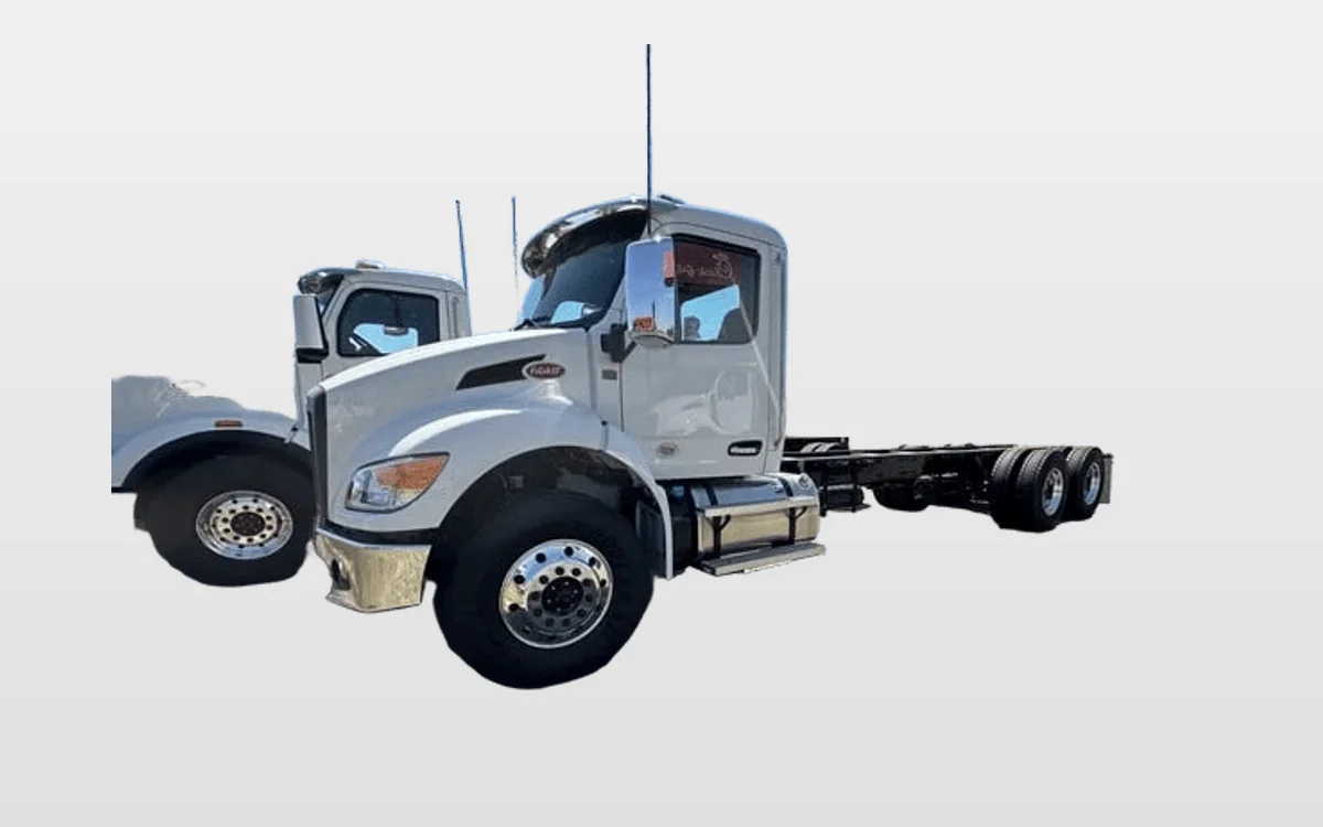 2025 Peterbilt - image 1