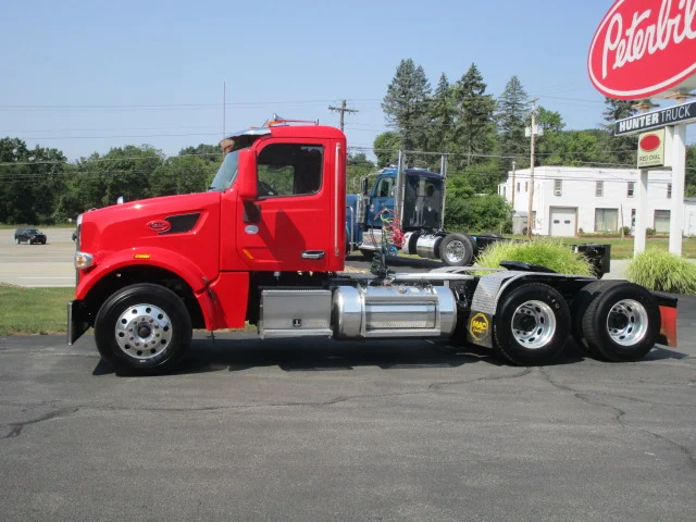 2020 Peterbilt 567 - image 2