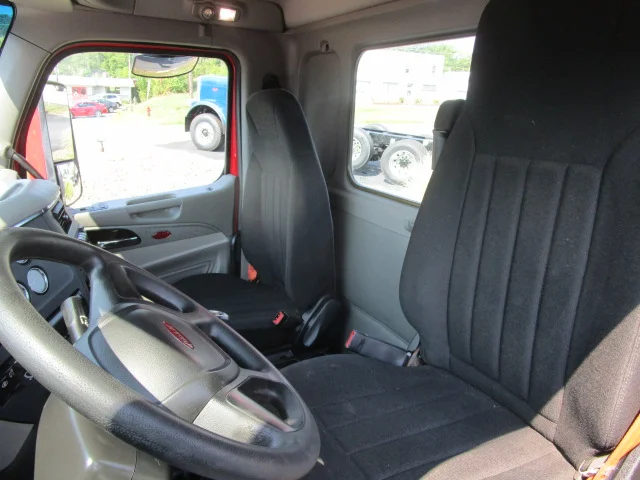 2020 Peterbilt 567 - image 13