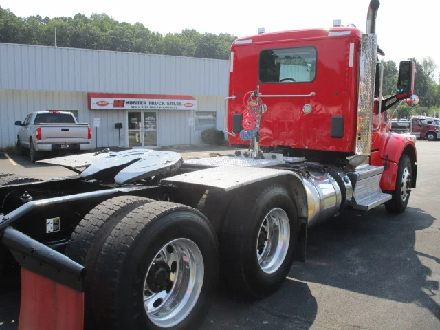 2020 Peterbilt 567 - image 4