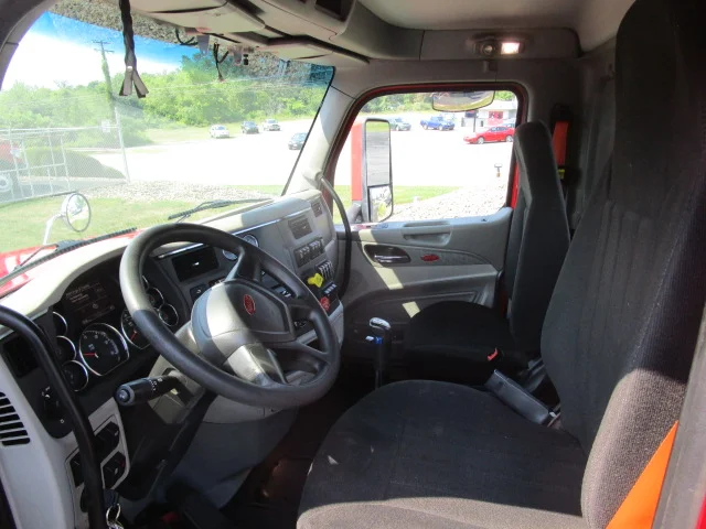 2020 Peterbilt 567 - image 9