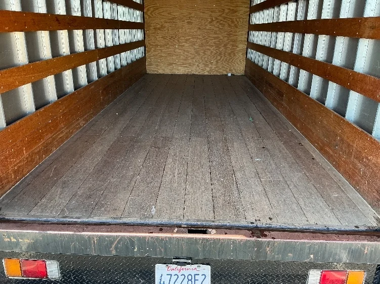 2018 Isuzu NQR in Fresno, CA — photo 9