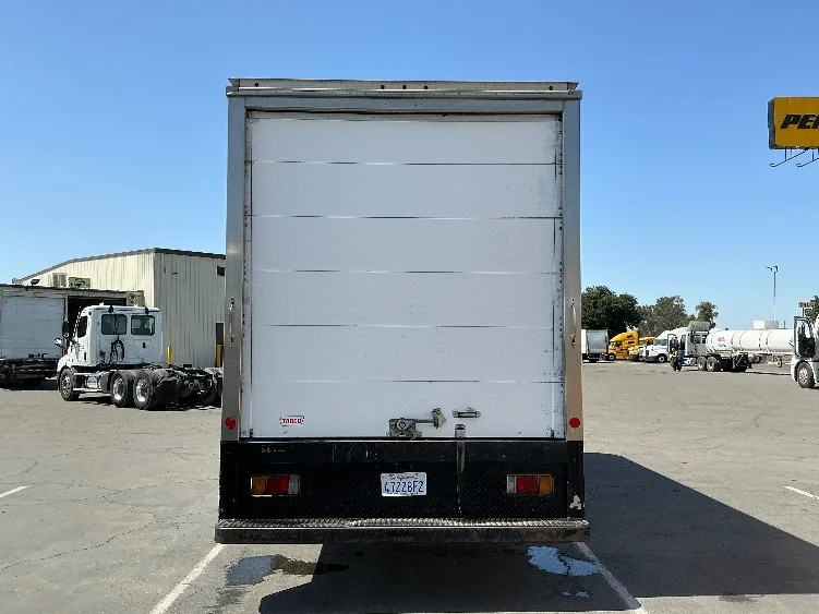 2018 Isuzu NQR in Fresno, CA — photo 7