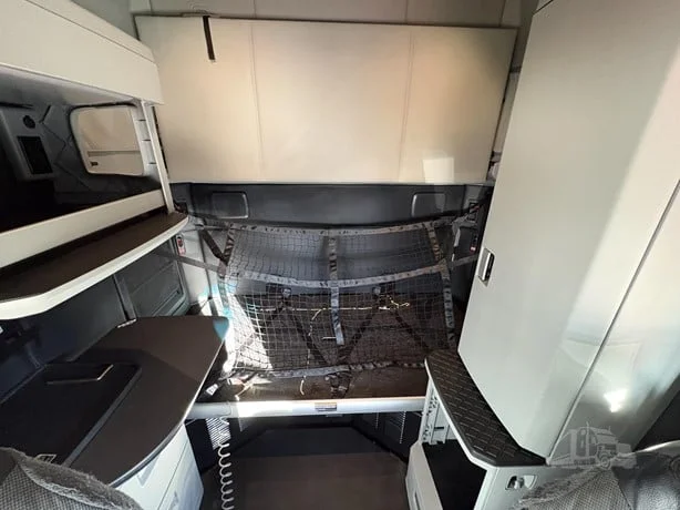 2023 Kenworth T680 - image 16