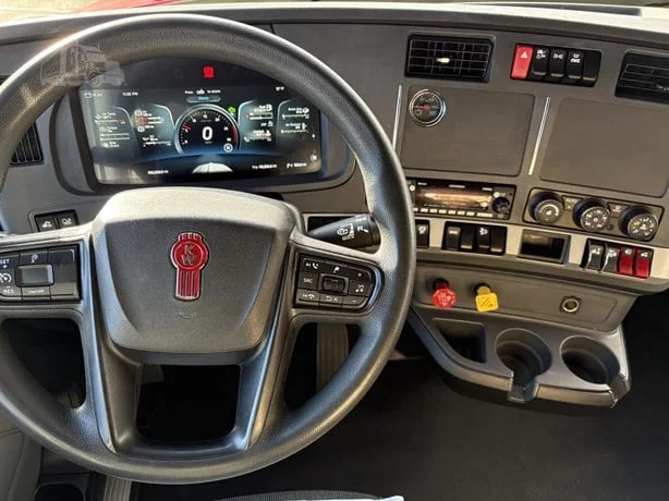2023 Kenworth T680 - image 10