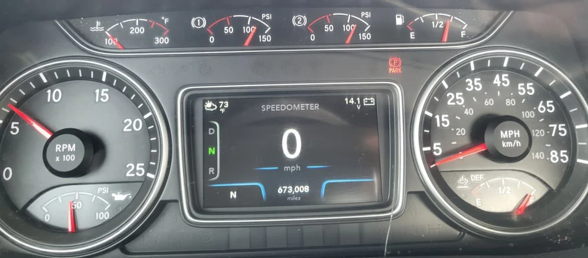 2020 International LT in Jacksonville, FL — photo 10