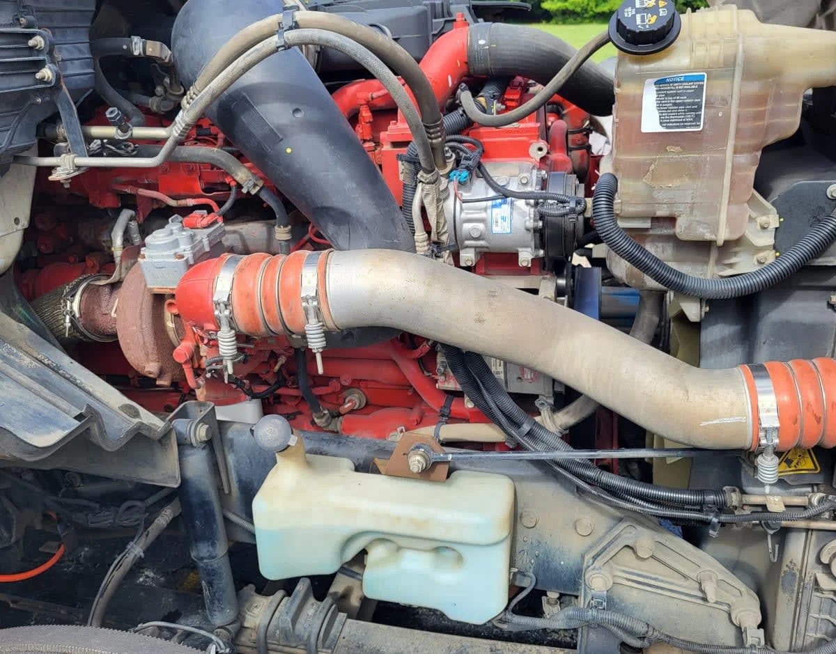 2020 International LT in Jacksonville, FL — photo 6