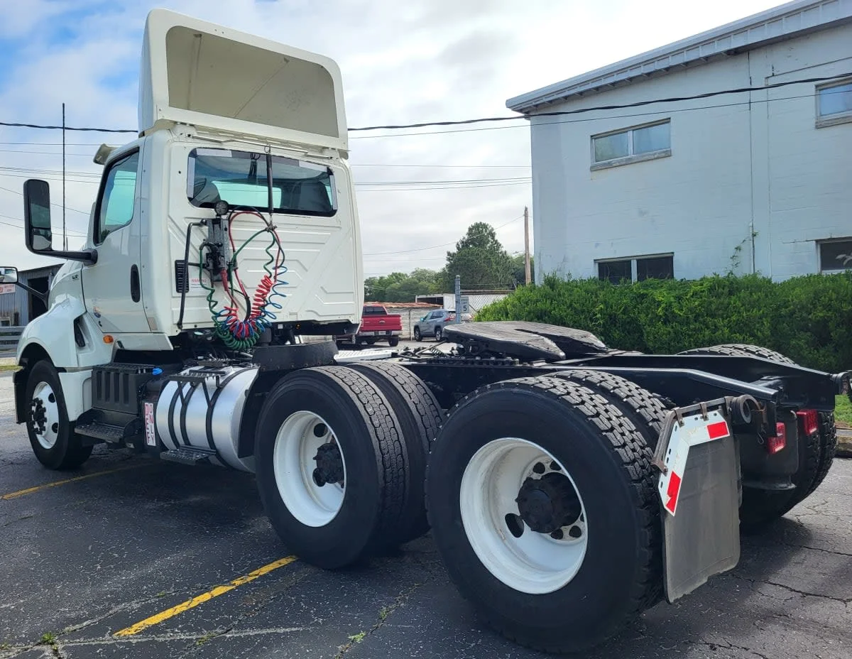 2020 International LT in Jacksonville, FL — photo 5