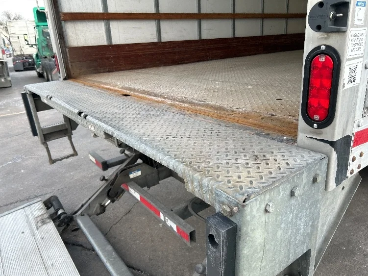 2019 International 4300 - image 10