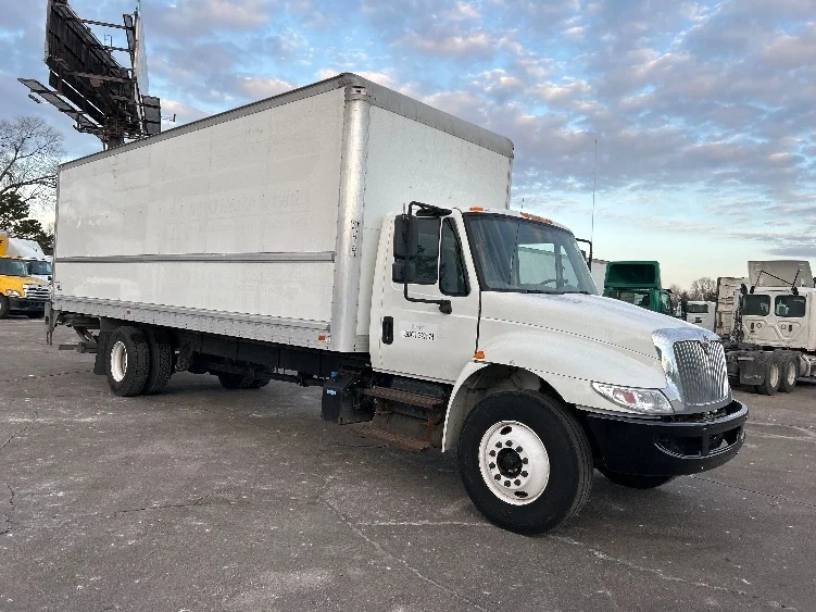 2019 International 4300 - image 1