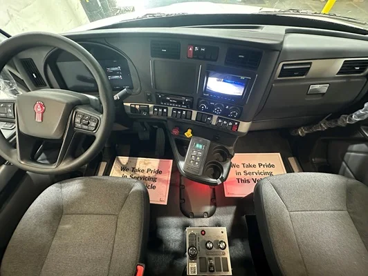 2027 Kenworth T880 in Denver, CO — photo 3