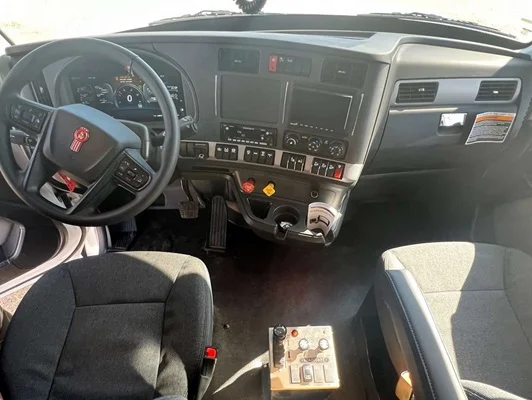 2027 Kenworth T880 in Denver, CO — photo 12