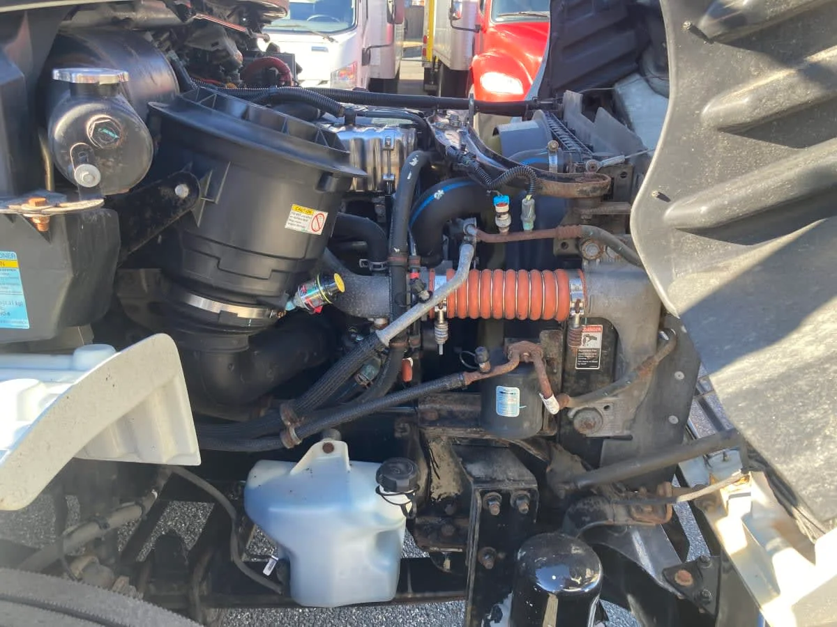 2019 Freightliner M2 106 - image 11