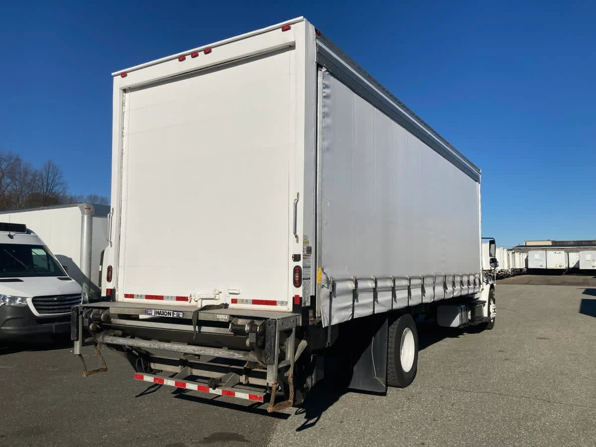 2019 Freightliner M2 106 - image 4