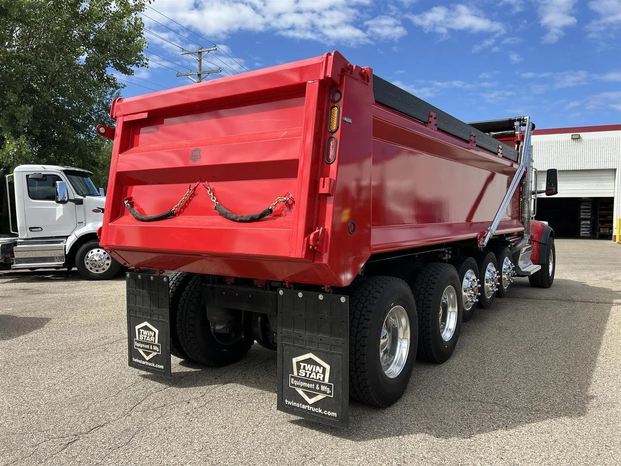 2026 Peterbilt 567 in South St. Paul, MN — photo 8