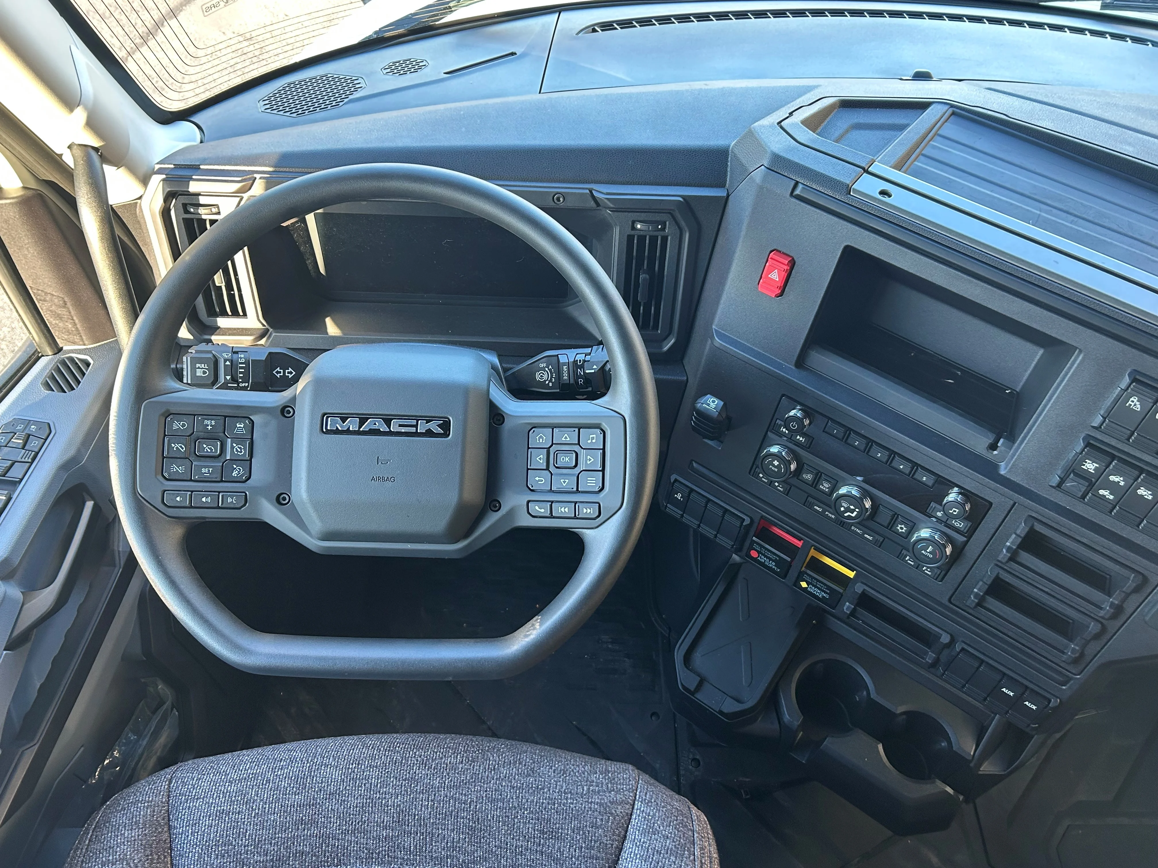 2026 Mack Pioneer in Cahokia, IL — photo 6