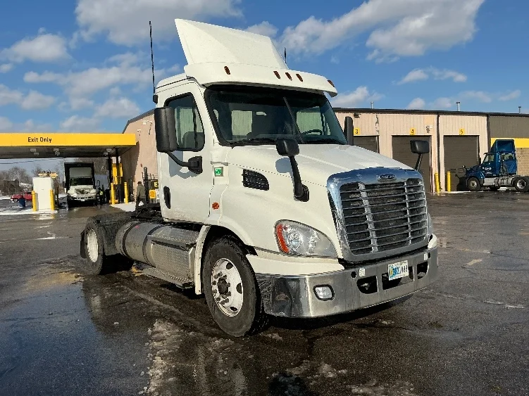 2020 Freightliner Cascadia in Elkhart, IN