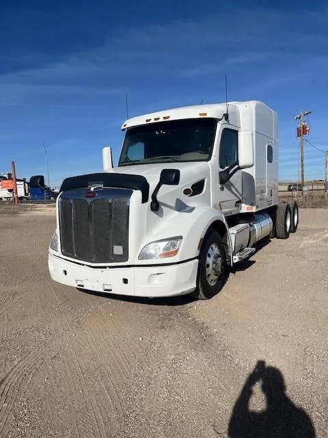 2022 Peterbilt 579 in Amarillo, TX — photo 2