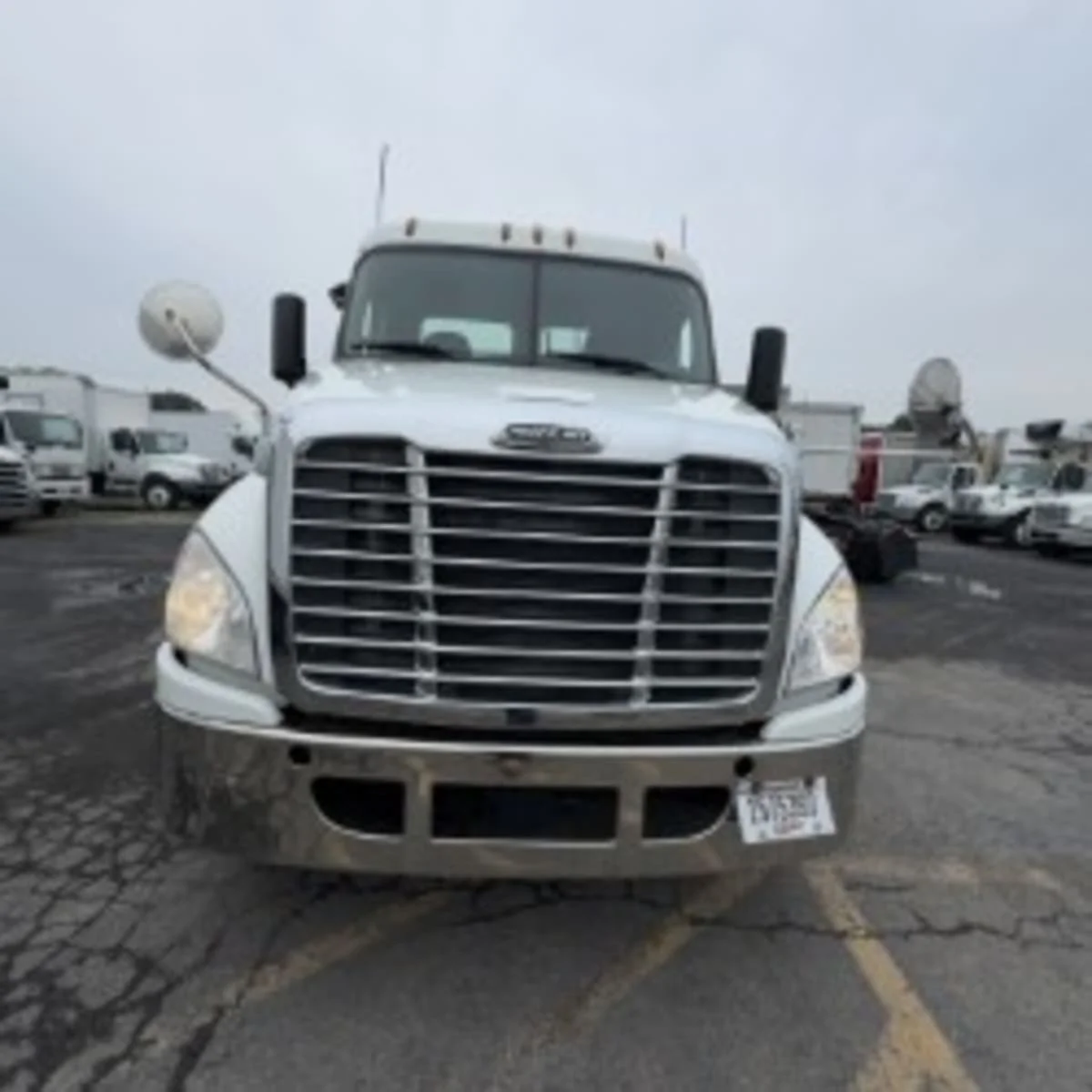 2018 Freightliner Cascadia - image 2