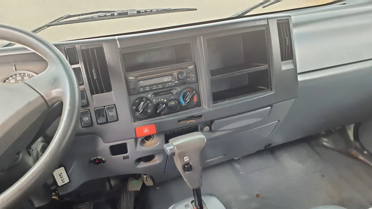 2019 Isuzu NQR in Springfield, MA — photo 7