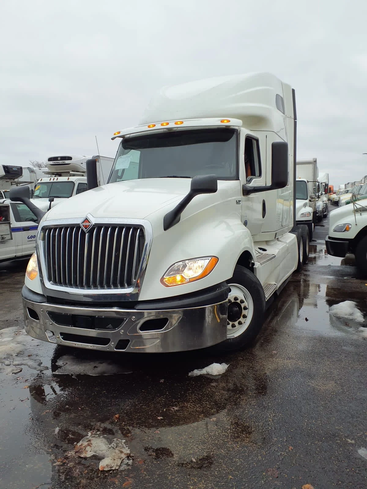 2019 International LT in Bolingbrook, IL