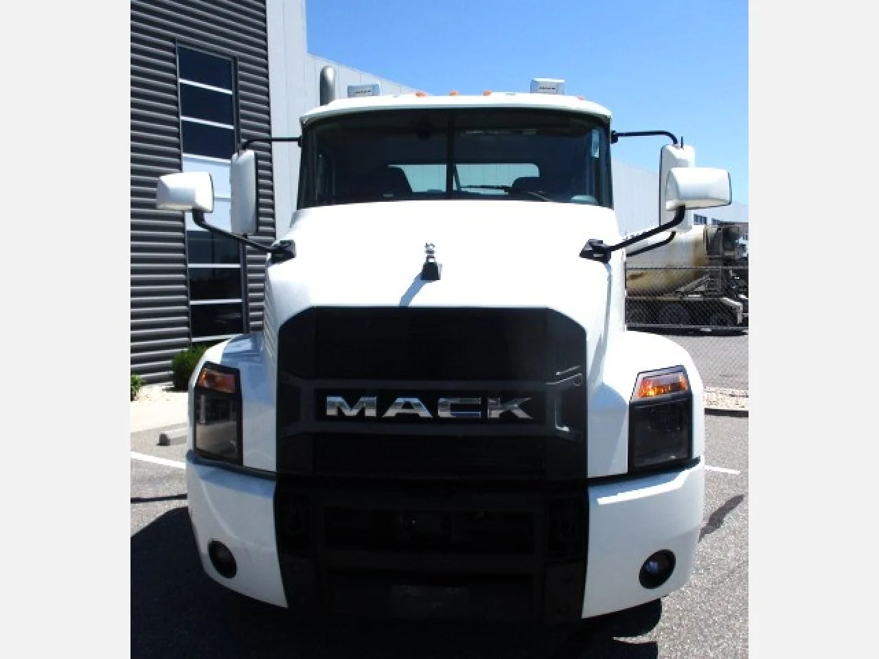 2019 Mack Anthem in Linthicum Heights, MD — photo 2