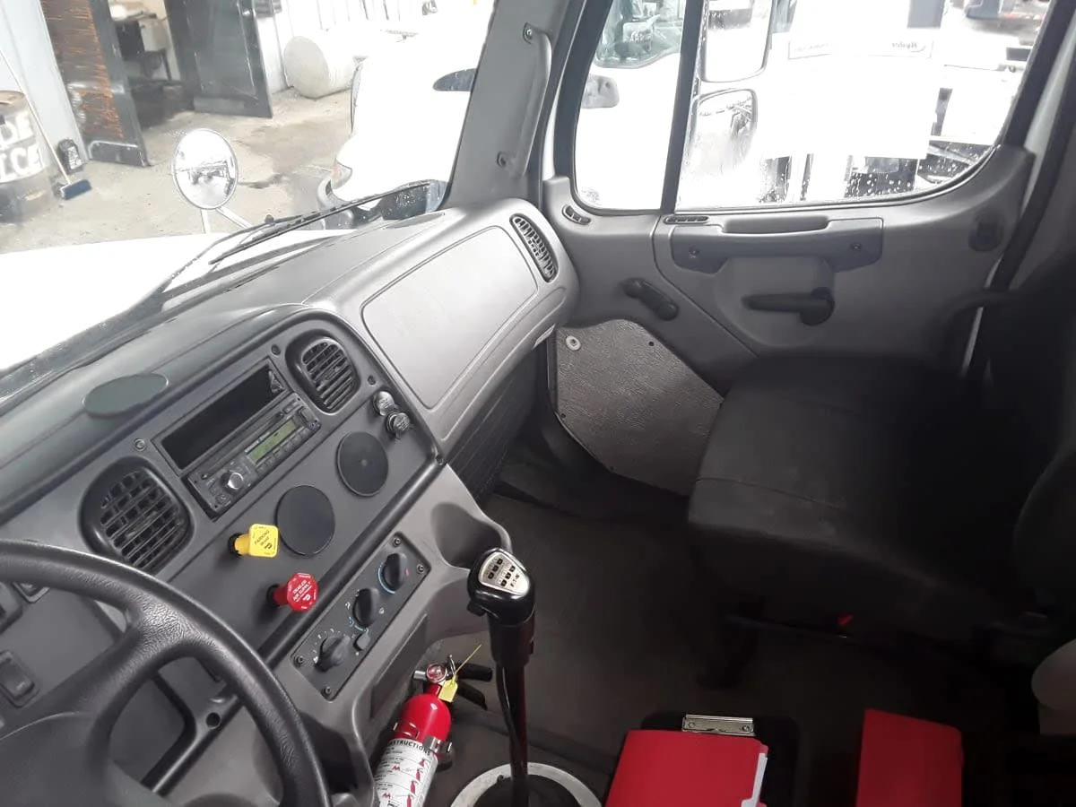 2017 Freightliner M2 112 in Hilliard, OH — photo 7