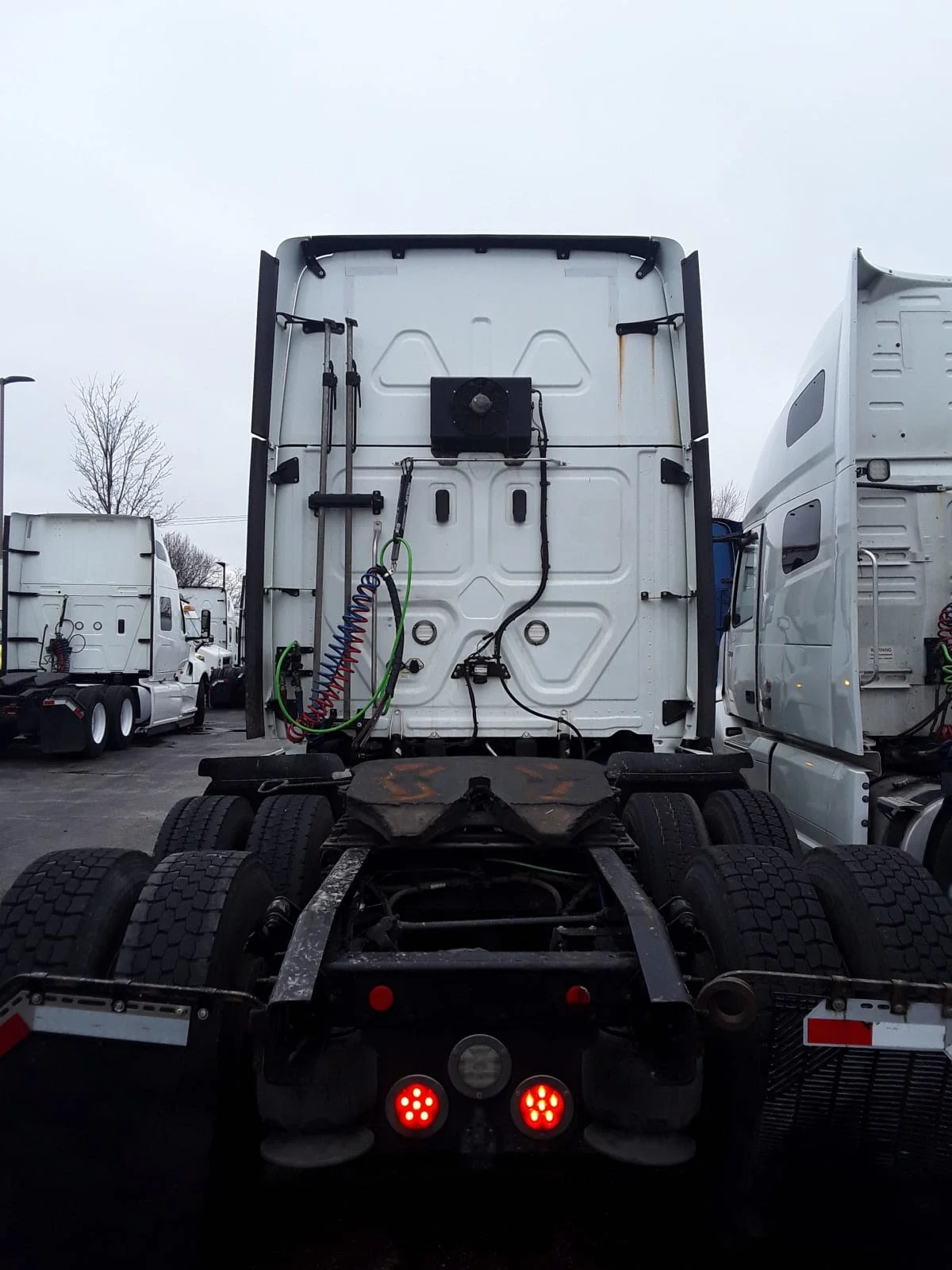 2020 Freightliner Cascadia - image 5