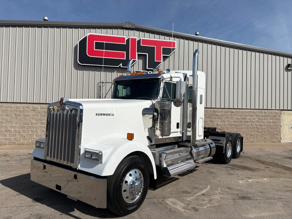 2027 Kenworth W900 in Morton, IL