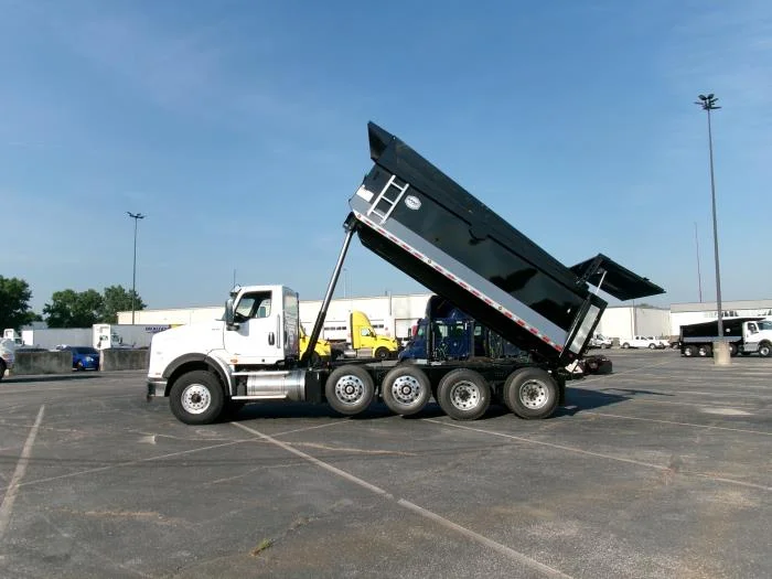 2025 International HX — photo 10