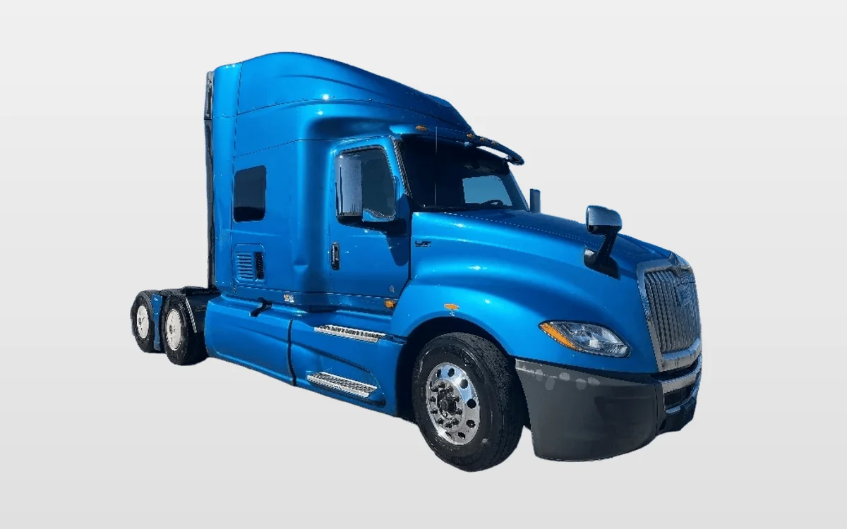 2020 International LT - image 1