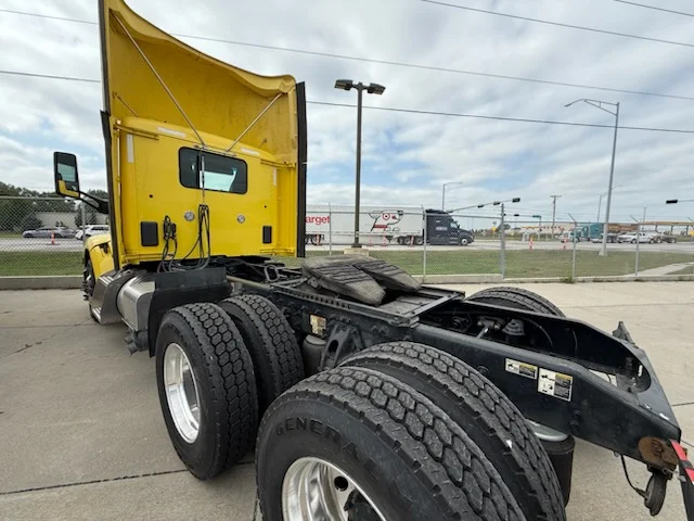 2021 Peterbilt 579 in Council Bluffs, IA — photo 4