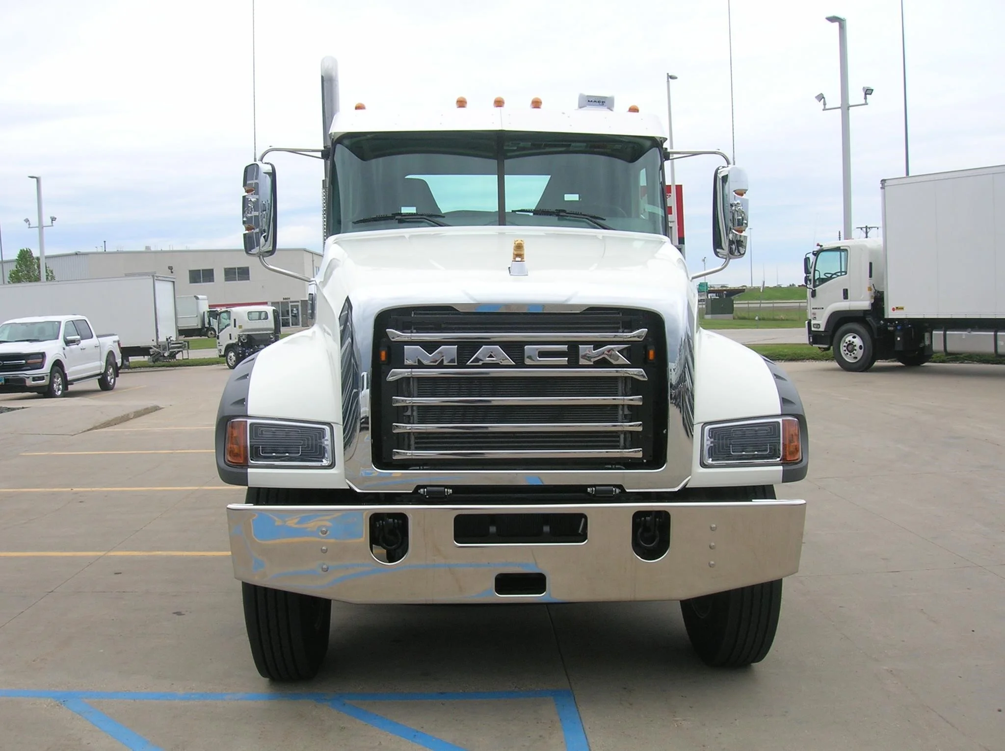 2026 Mack — photo 2