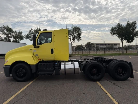 2023 International LT in Denver, CO — photo 13