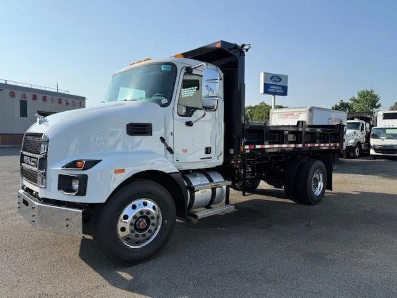 2027 Mack MD in Casone, NY