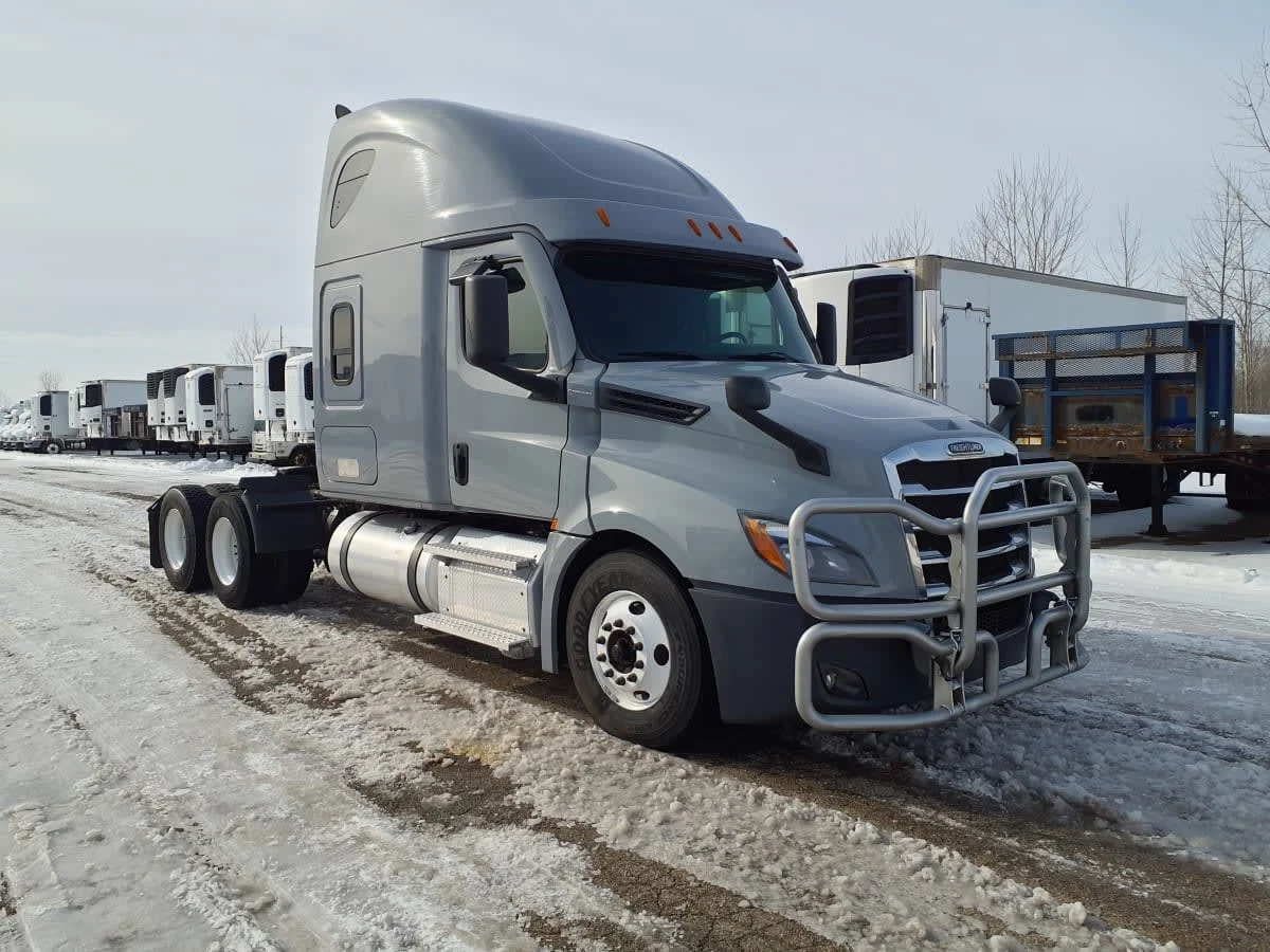 2020 Freightliner Cascadia in Wayland, MI — photo 3
