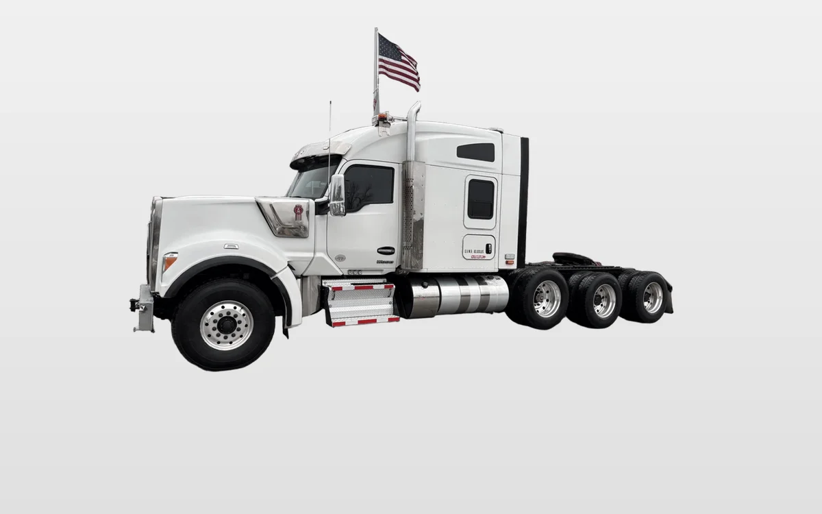 2024 Kenworth W990 - image 1