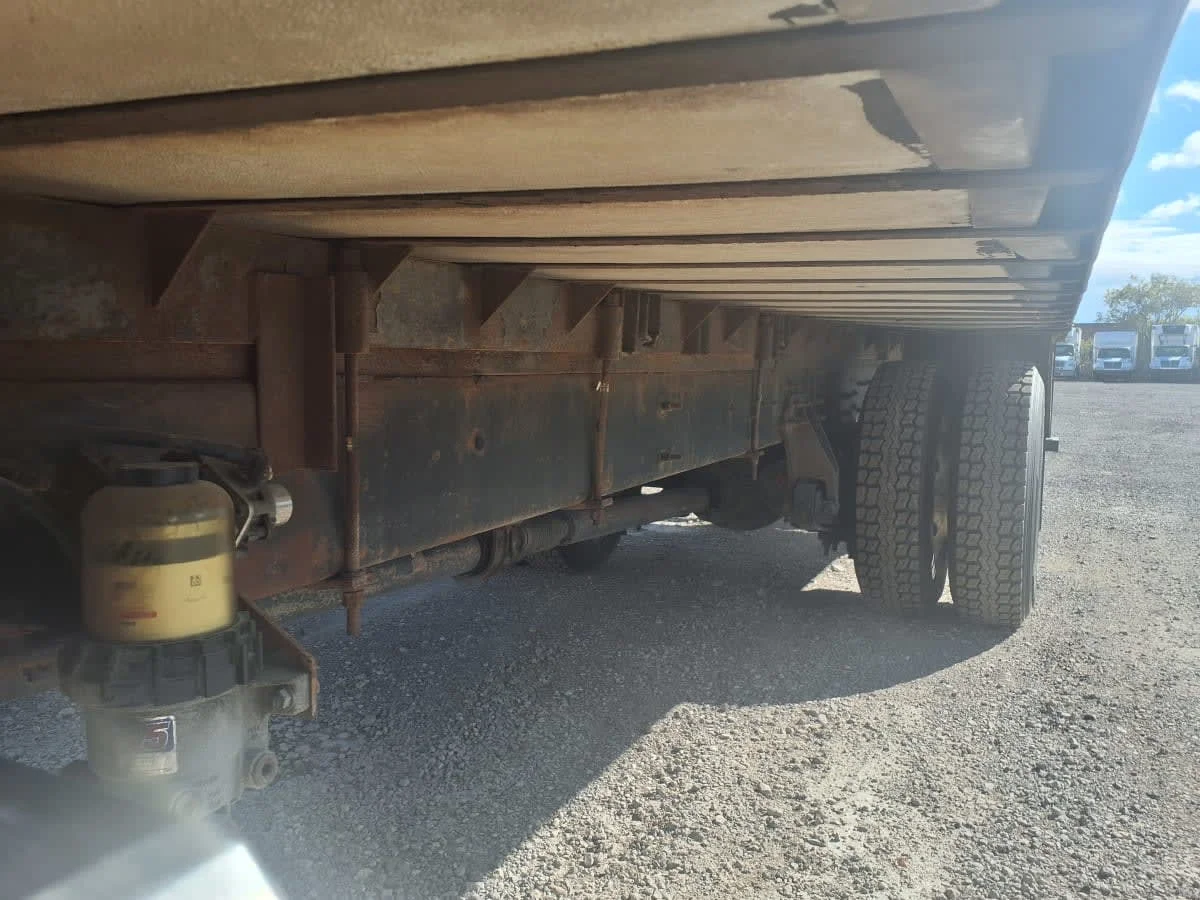 2018 International 4300 - image 15