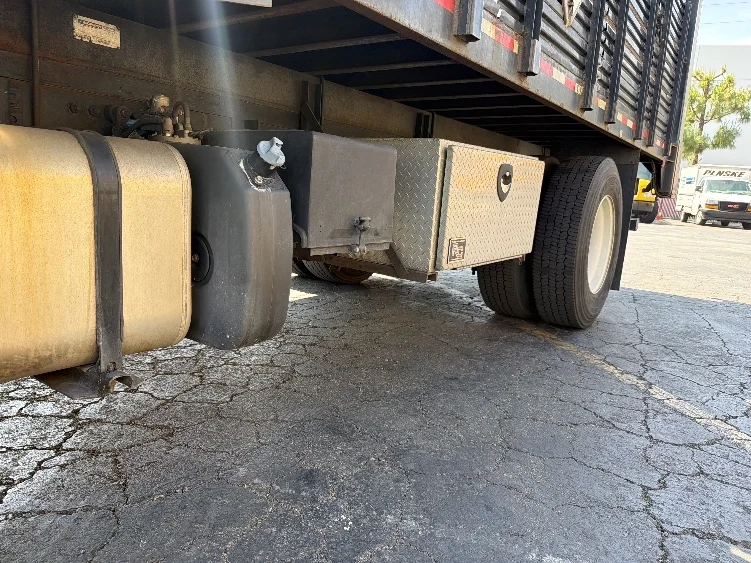 2019 Freightliner M2 106 - image 5