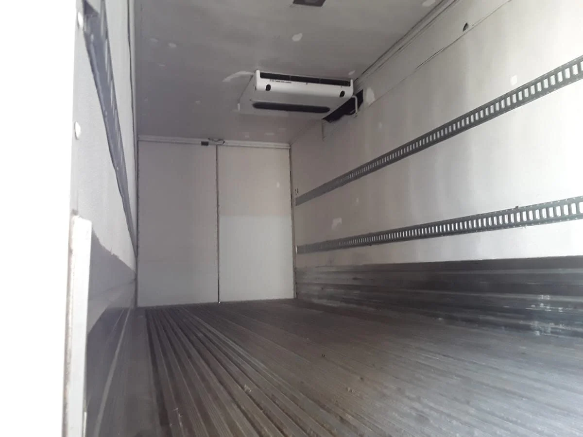 2020 Freightliner M2 106 in Kansas City, MO — photo 8